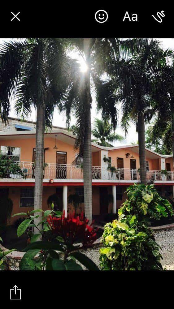 Palm Inn Hotel Port-au-Prince Eksteriør bilde
