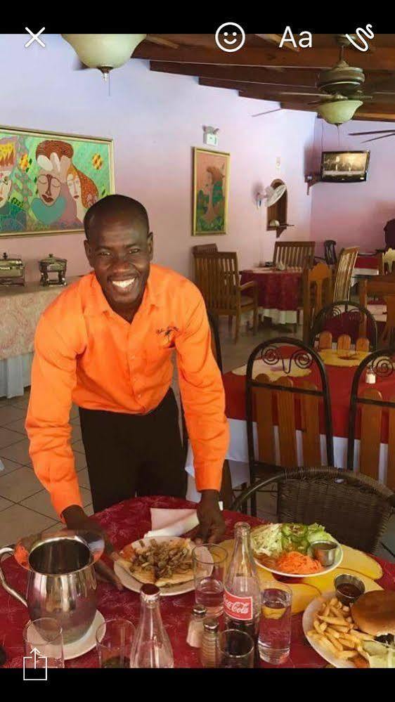 Palm Inn Hotel Port-au-Prince Eksteriør bilde